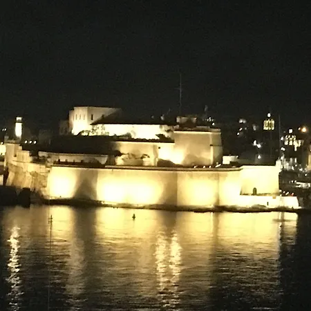 Отель Grand Harbour