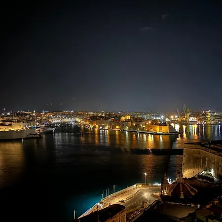 Grand Harbour 2*