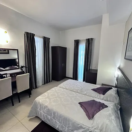 Grand Harbour Hotel 2*