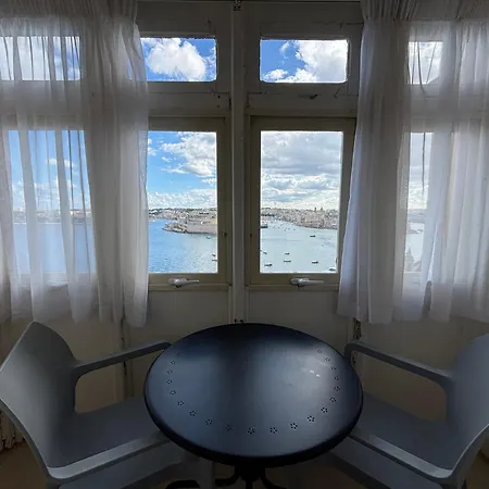 Hotel Grand Harbour