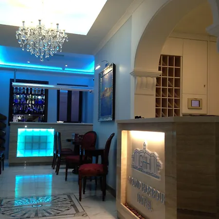 Ξενοδοχείο Grand Harbour 2*