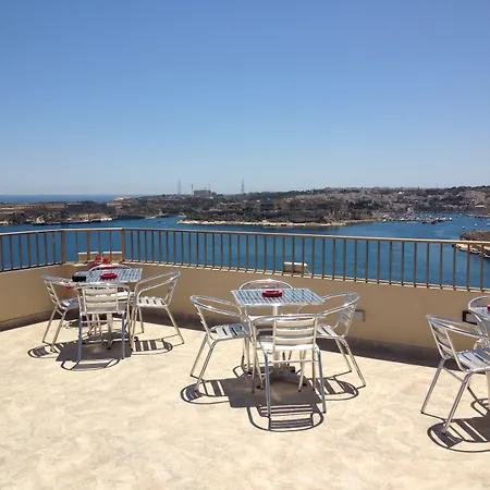 מלון Grand Harbour 2*