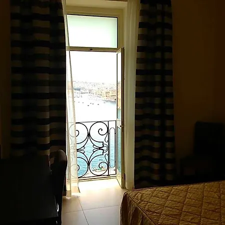 מלון Grand Harbour ואלטה