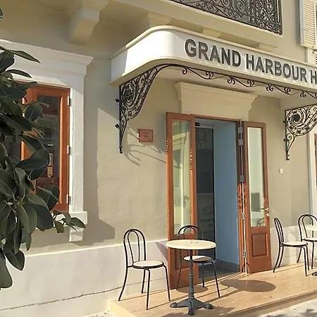מלון Grand Harbour 2*