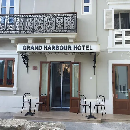 Hotel Grand Harbour 2*