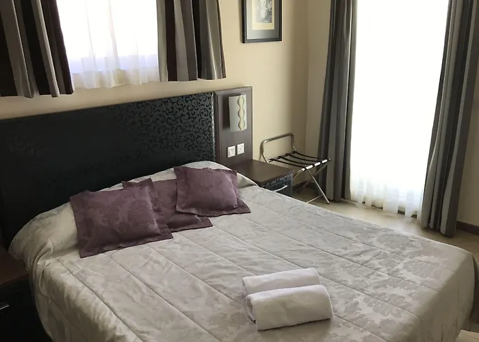 Grand Harbour Hotel 2*