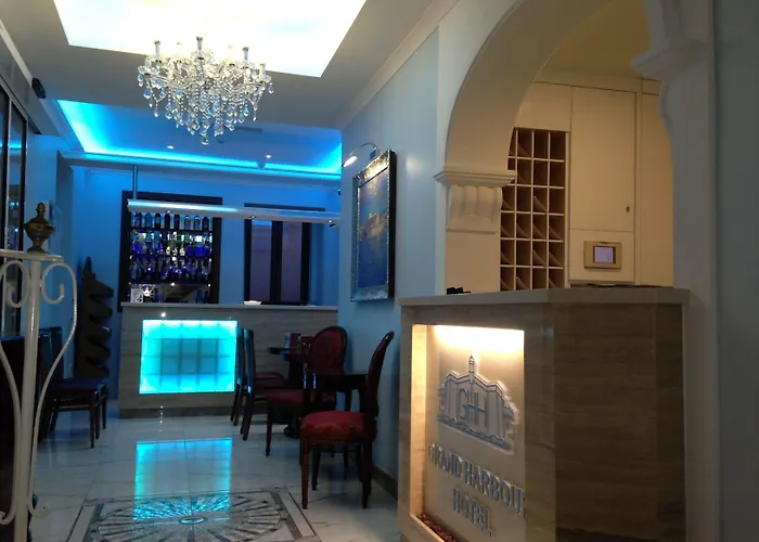 Hotel Grand Harbour 2*