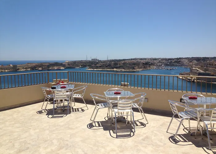 فندق Grand Harbour 2*