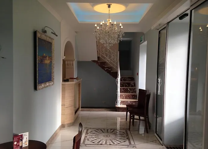 Grand Harbour Hotel 2*